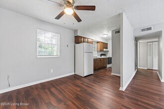 12511 E Orell Rd in Louisville, KY - Building Photo - Building Photo
