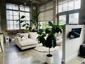 434 NW 1st Ave, Unit 305 in Fort Lauderdale, FL - Building Photo - Building Photo