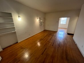 139 Sweetzer Ave, Unit 139 in Los Angeles, CA - Foto de edificio - Building Photo