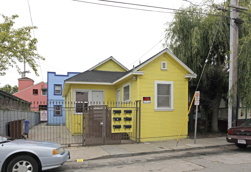 215 Raymond St in Santa Cruz, CA - Building Photo