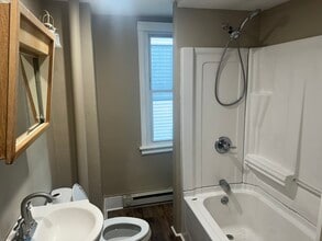 704 Ridge St in Freeland, PA - Foto de edificio - Building Photo