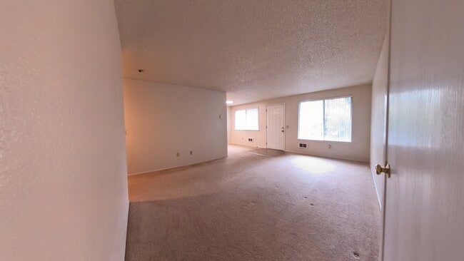 20816 74th Ave W, Unit Apt D in Edmonds, WA - Foto de edificio - Building Photo