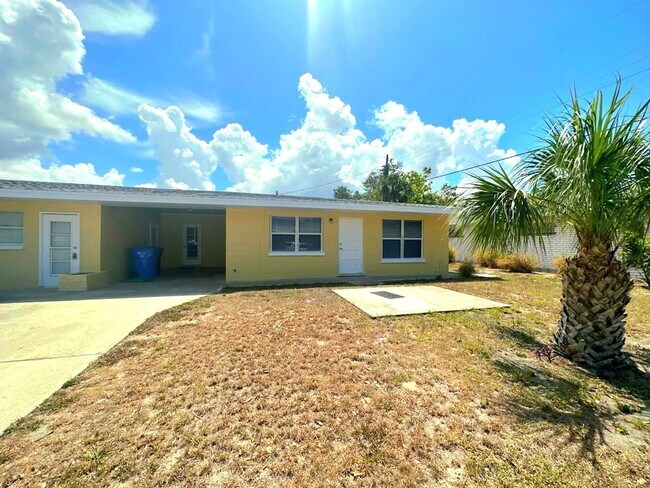 property at 220 Ave Des Parques N