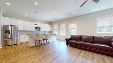 Owens Crossing Townhome in Auburn, AL - Building Photo - Building Photo