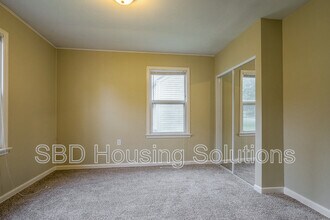 1331 W 30th St S in Independence, MO - Foto de edificio - Building Photo