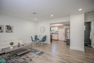 19 NE 16th St-Unit -2 in Fort Lauderdale, FL - Building Photo - Building Photo