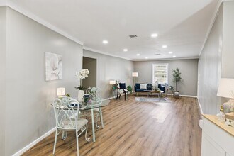 1606 Oaks Dr in Pasadena, TX - Building Photo - Building Photo