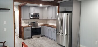 2409 Grandview Dr W, Unit 5 in Tacoma, WA - Building Photo