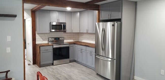 property at 2409 Grandview Dr W