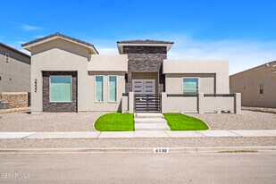 2332 Mike Price Dr in El Paso, TX - Building Photo