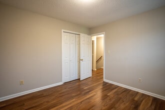 Park Street in Kannapolis, NC - Foto de edificio - Interior Photo