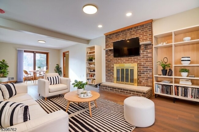 11 Lenox St in Edison, NJ - Building Photo - Building Photo