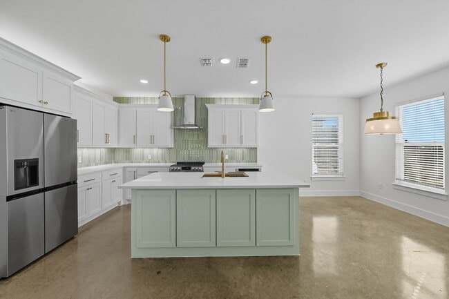 100 Cardinal Wds in Granbury, TX - Building Photo - Building Photo