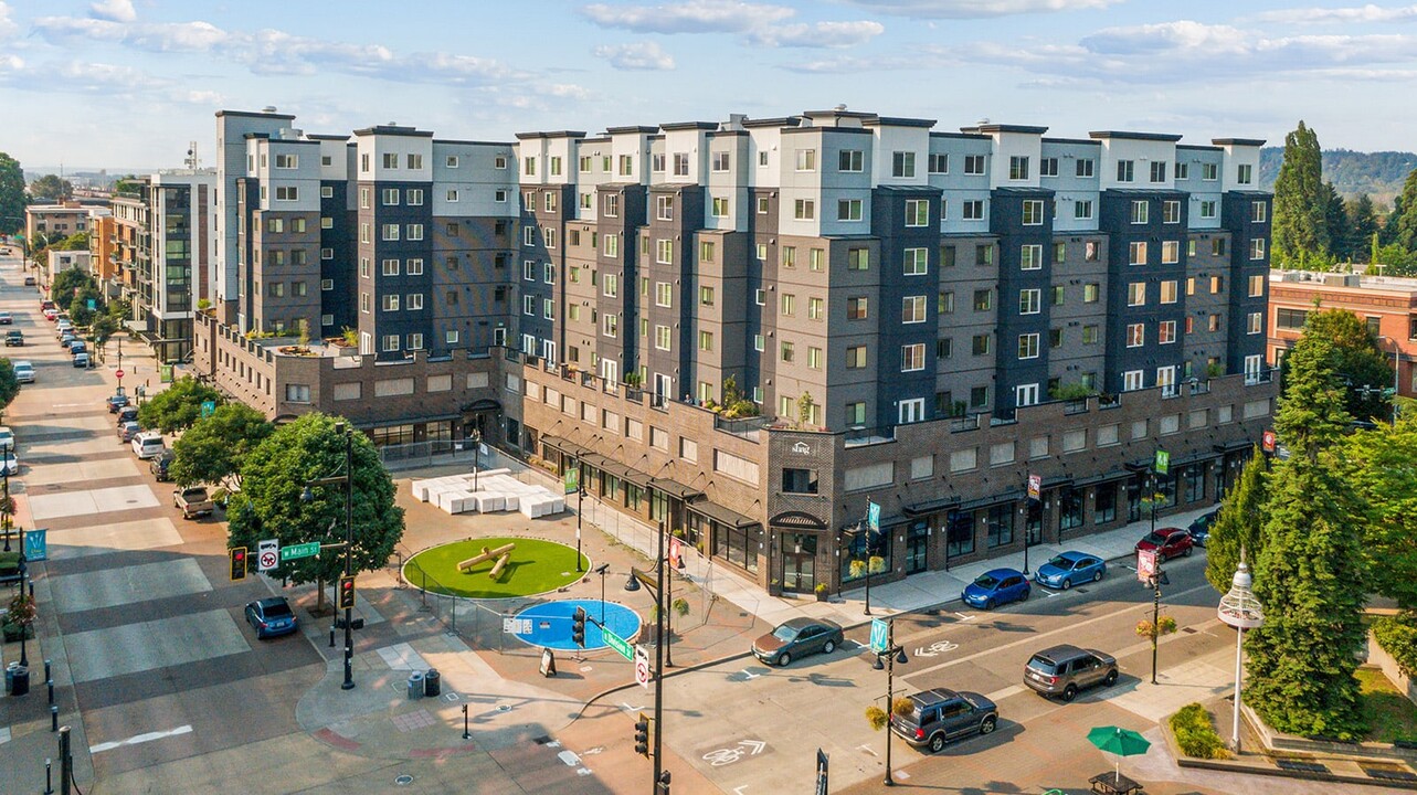 Legacy Plaza Senior Living Apartments in Auburn, WA - Foto de edificio