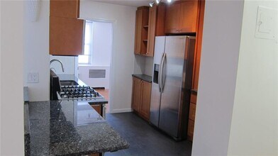 35 Seacoast Terrace in Brooklyn, NY - Building Photo - Building Photo