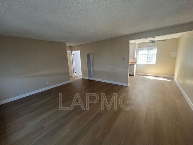 9618 Pacific Ave in Bellflower, CA - Building Photo - Building Photo