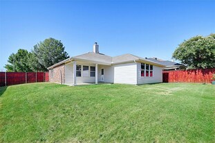 3721 Mountain Ranch Rd in Roanoke, TX - Building Photo