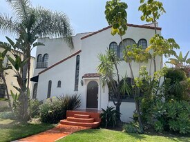 1215 S Ridgeley Dr, Unit 1215 S Ridgeley Dr in Los Angeles, CA - Building Photo