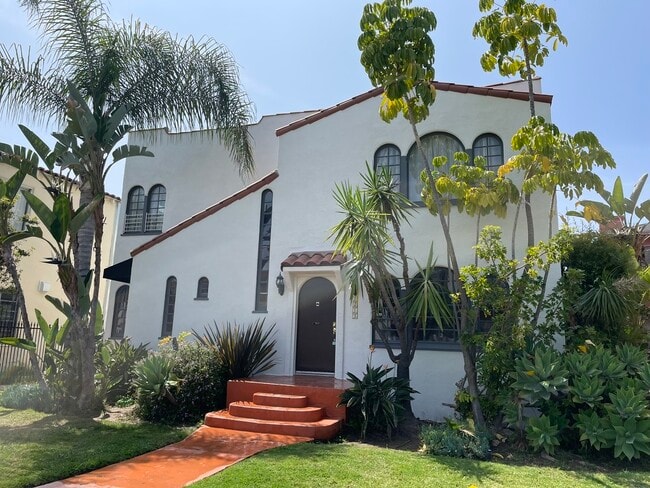 1215 S Ridgeley Dr, Unit 1215 S Ridgeley Dr