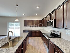 1364 Lomond Dr in Nashville, TN - Building Photo - Building Photo