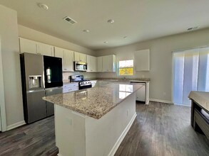 321 Sweetbay Dr in Hardeeville, SC - Building Photo - Building Photo