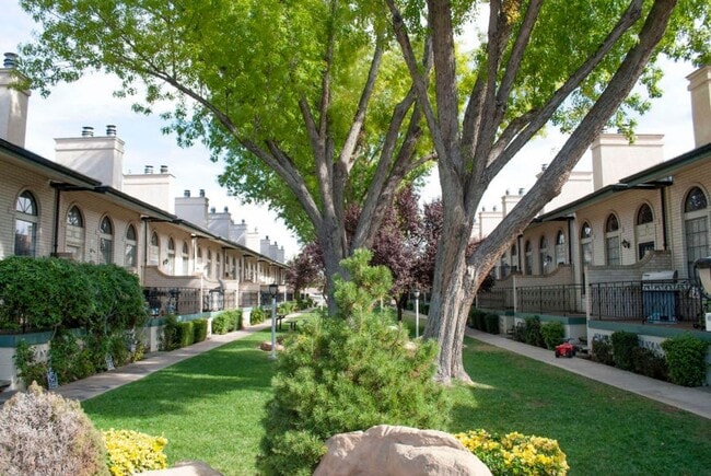 325 S 200 E in Saint George, UT - Building Photo - Building Photo