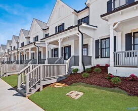 131 Moss Brk Ln in Madison, AL - Foto de edificio - Building Photo