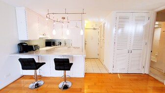 2140 Kuhio Ave., Unit 803 in Honolulu, HI - Building Photo