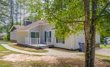 Hearthstone Apartments in Sanford, NC - Building Photo - Building Photo