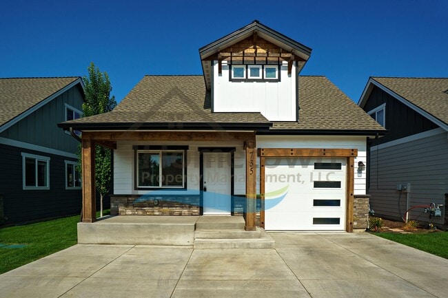 property at 735 E Alaina Ave