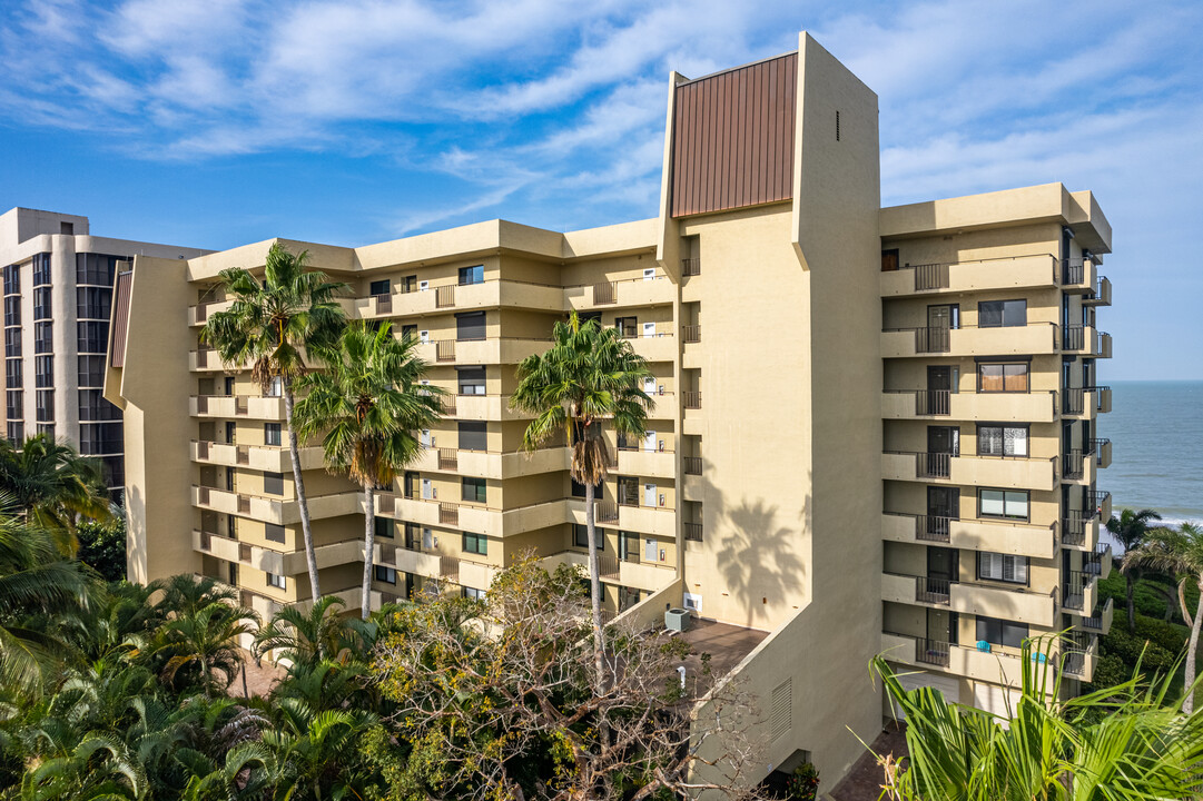 The Villas of Vanderbilt Condos in Naples, FL - Foto de edificio