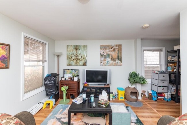 property at 1431 W Flournoy St