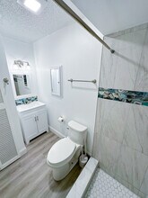 2370 Leon Ave in Sarasota, FL - Building Photo - Building Photo