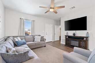 13501 Robert Wagner Bend in Manor, TX - Building Photo - Building Photo