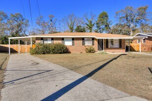 1427 Ridgewood Dr in Augusta, GA - Building Photo