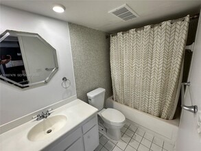 5401 SW 77th Ct in Miami, FL - Building Photo - Building Photo