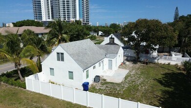87 Silver Beach Rd in Riviera Beach, FL - Building Photo - Building Photo