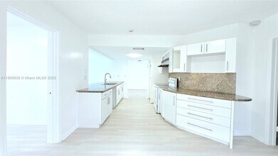 5300 SW 7th Ct in Margate, FL - Building Photo - Building Photo