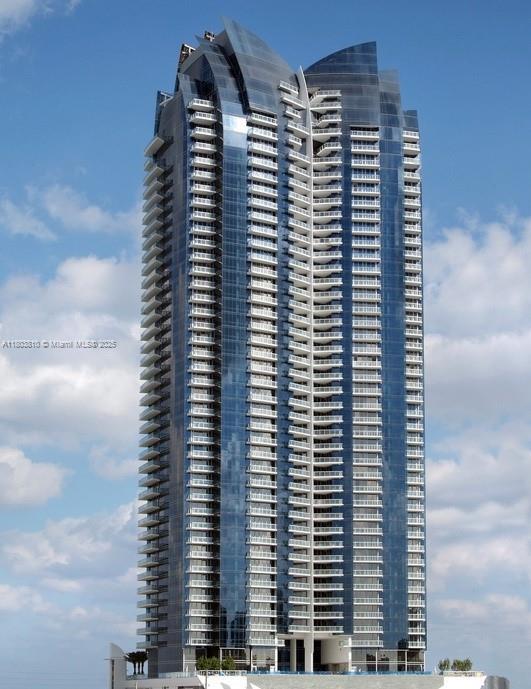 17121 Collins Ave, Unit 903 in Sunny Isles Beach, FL - Building Photo - Building Photo
