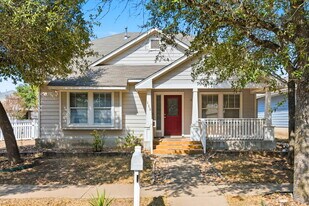 115 Teasley in Kyle, TX - Building Photo