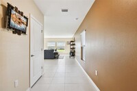 5819 Laurelcrest Gln in Palmetto, FL - Building Photo - Building Photo