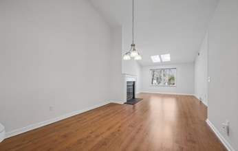 20 Alexandria Way in Basking Ridge, NJ - Foto de edificio - Building Photo