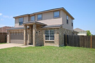 6712 Taree Loop in Killeen, TX - Foto de edificio - Building Photo