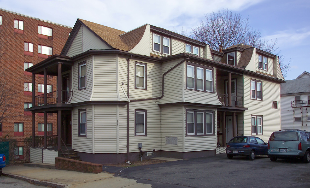 240 3rd St in Fall River, MA - Building Photo