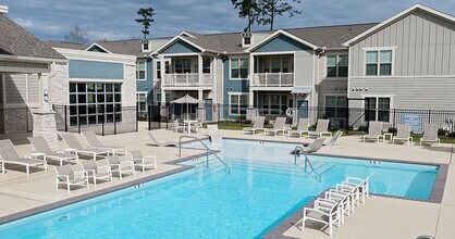 Retreat at River Chase Apartments in Covington, LA - Foto de edificio - Building Photo