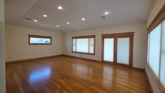 property at 559 Minor St