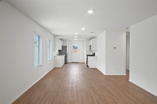 property at 1440 Las Cuevas Dr