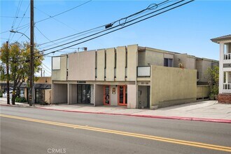 326 Thalia St in Laguna Beach, CA - Building Photo - Building Photo