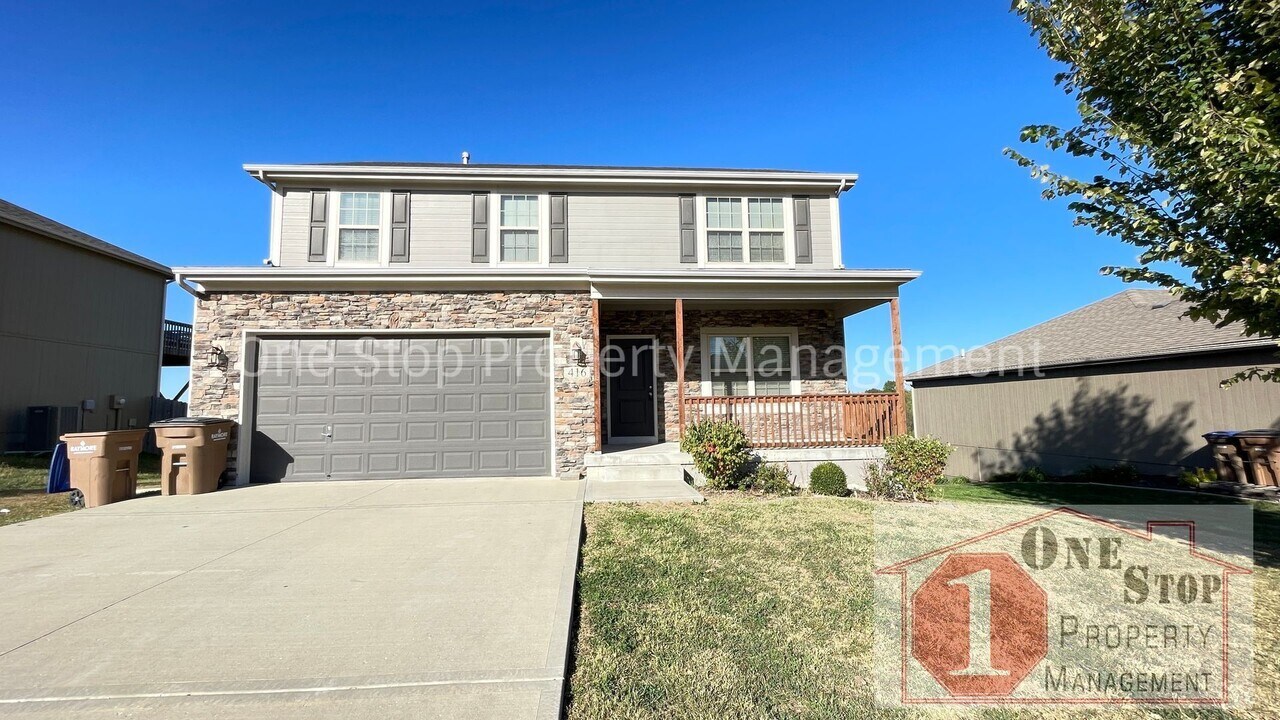 416 Sunflower Dr in Raymore, MO - Building Photo