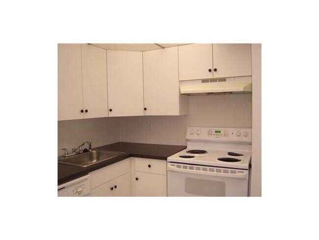 4158 Inverrary Dr in Lauderhill, FL - Building Photo - Building Photo